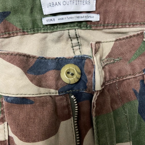 Urban outfitters camo cargo pants - Picture 3 of 3